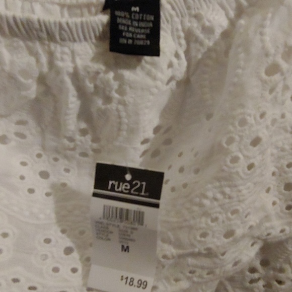 White crop top - Picture 2 of 2